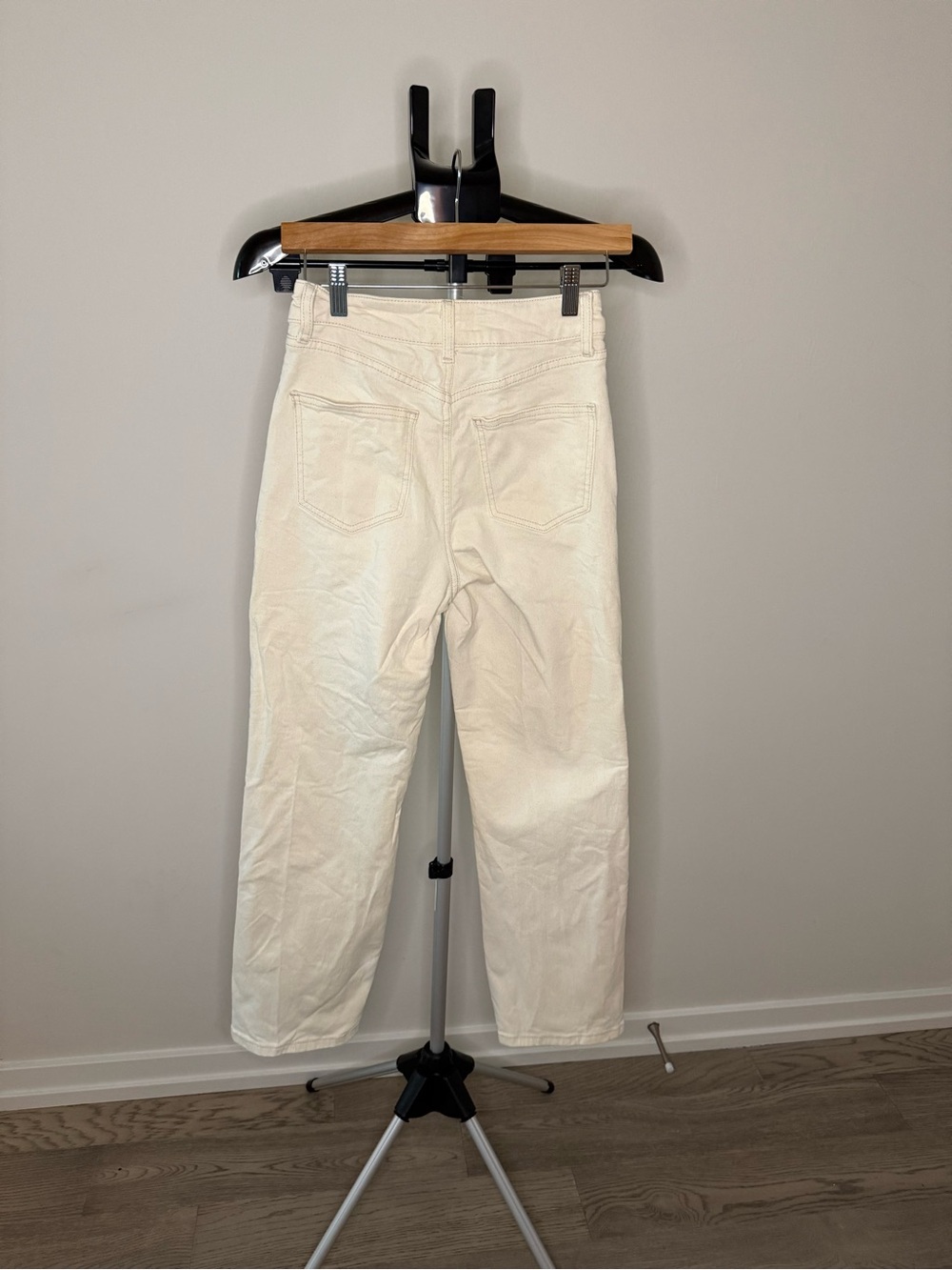 Easy Clothes “Solange” Cream Straight Leg Jeans – Size 34 / XS – Like New - Picture 5 of 9